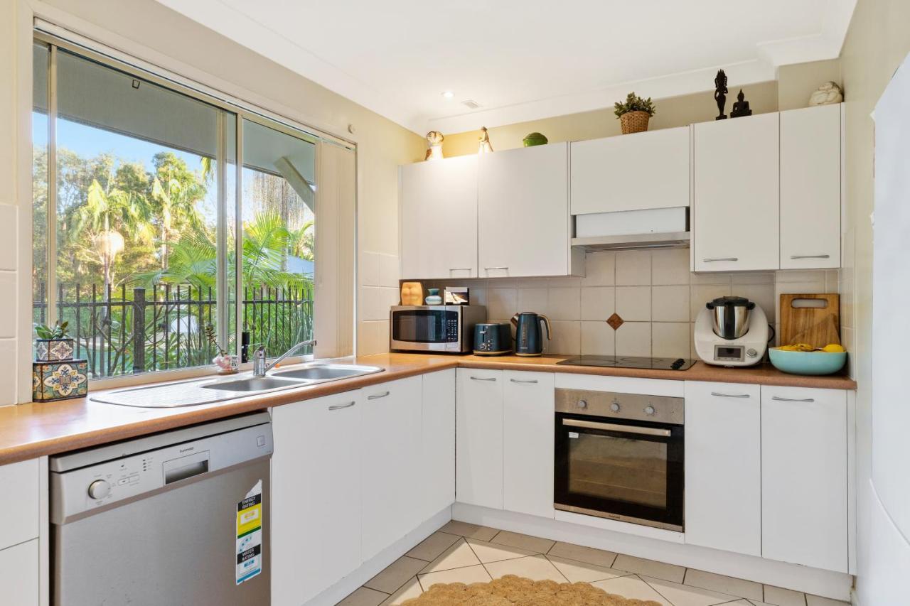 Treetops Lakeside Apartments Μπάιρον Μπέι Εξωτερικό φωτογραφία